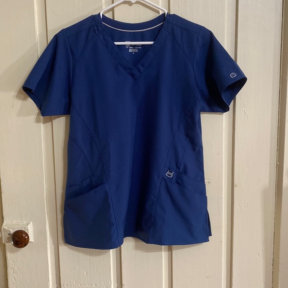 NWOT Scrub Top - Picture 1 of 5
